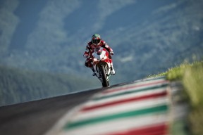 爱游戏中国官方网站平台-皇马青训出新星，助力球队未来布局