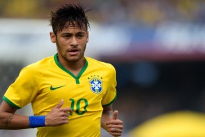 AYX体育-美国队后程发力争夺接力亚军，美国队接力重赛