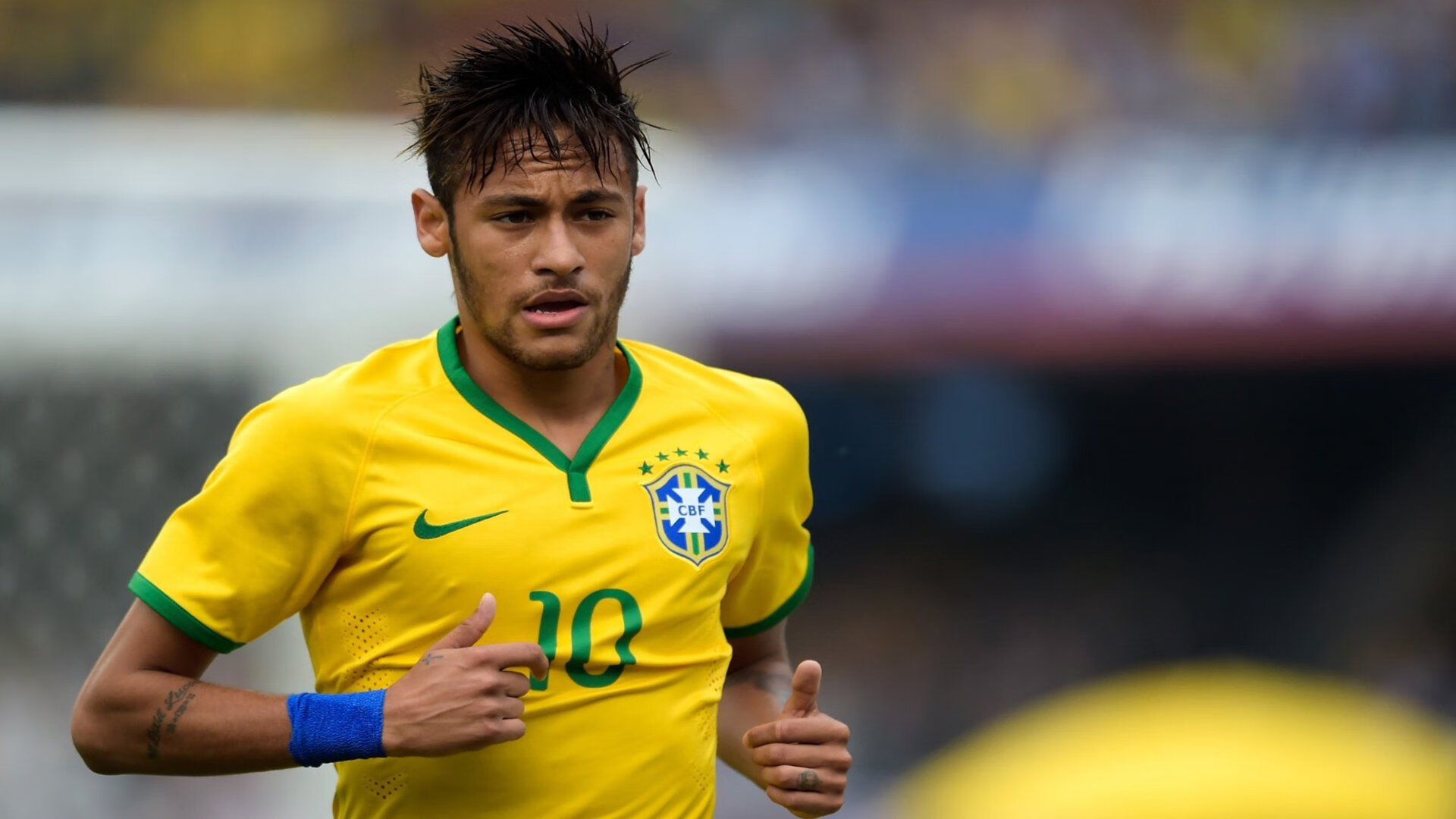 美国队后程发力争夺接力亚军，美国队接力重赛