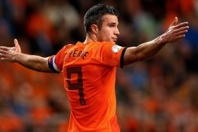 爱游戏登录入口-乔丹纪录片热播掀起篮球热潮，乔丹 纪录片